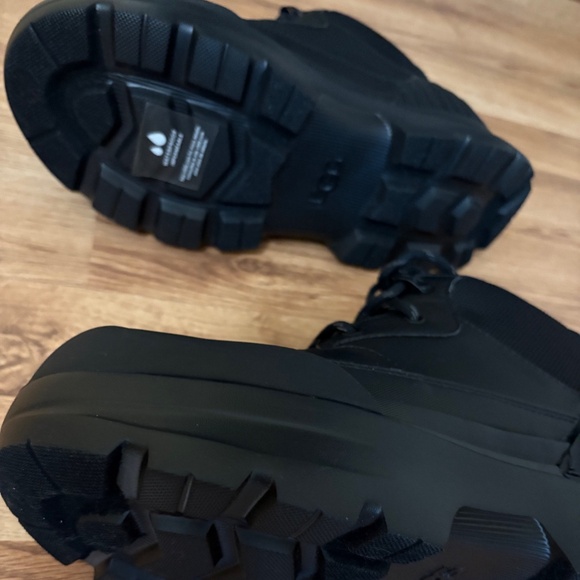 UGG Women’s Neumel X Boot - Picture 4 of 13